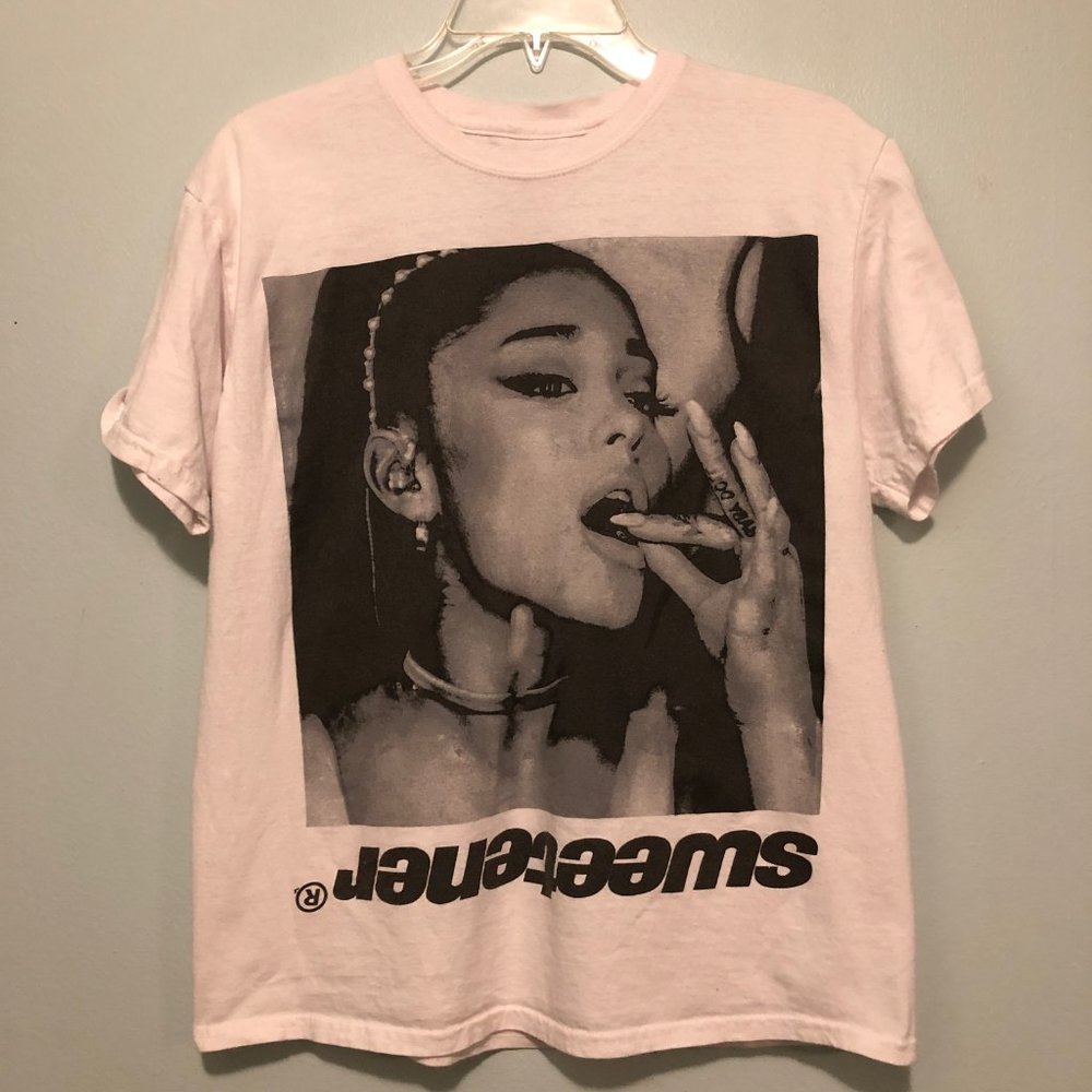 ** Vintage Very Rare Ariana Grande  Thank U Next Concert Tour - T Shirt